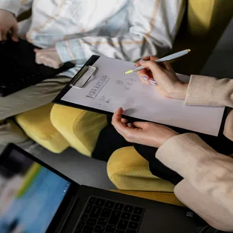 Neuromarketing y emociones: cómo conectar con los clientes en 5 pasos - neuromarketing