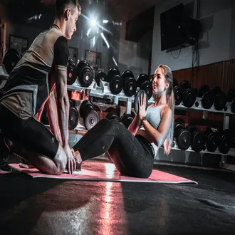 Precio entrenador personal cuánto cuesta una sesión y paquetes