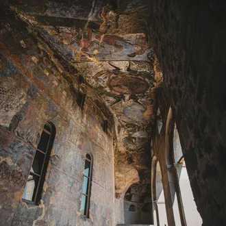 Voz temblorosa: trucos de cantantes para proyectar seguridad al hablar - superar miedo escenico