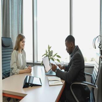 Cómo afrontar una entrevista de trabajo en inglés [si no eres bilingüe] - entrevista laboral