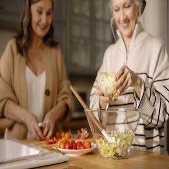 ¿cómo la nutrición puede influir en la calidad del sueño en adultos mayores? - nutricion geriatrica