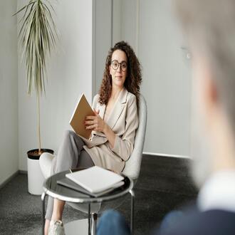 ¿cómo puedo contactar con los profesores del curso online de coaching nutricional?
