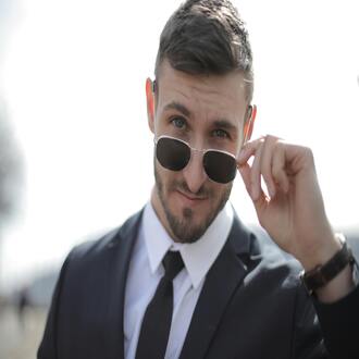 Cómo usar tus manos al hablar en público para convencer a la audiencia - comunicacion no verbal