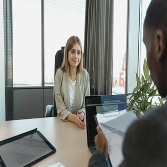 Ejemplos de perfil profesional para cv: cómo redactar tu resumen en 3 líneas - creacion curriculum