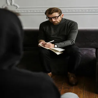 El mito de la racionalidad: por qué compramos con emoción y justificamos con lógica - psicologia oscura y manipulacion