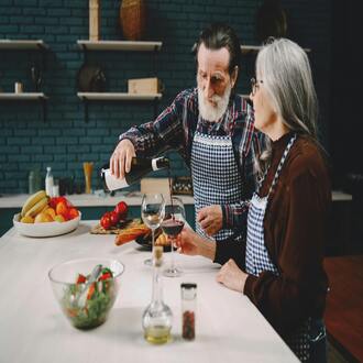 ¿es necesario adaptar la dieta según el grado de dependencia del adulto mayor? - nutricion geriatrica