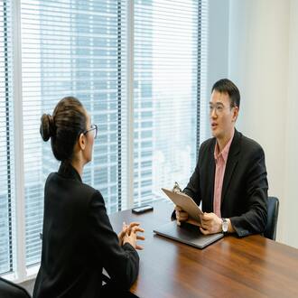 Expectativas salariales: cómo negociar tu sueldo en la primera entrevista - entrevista laboral