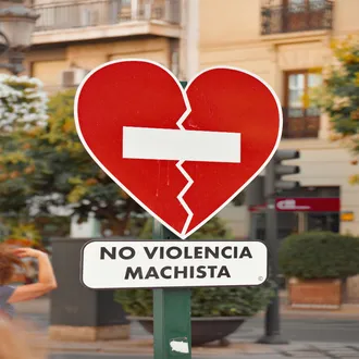 Violencia económica: ¿vives en una 'jaula de oro'? - violencia domestica familiar